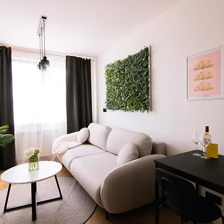 Krivoo Ii - Private Parking Košice