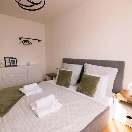 Krivoo Ii - Private Parking Košice